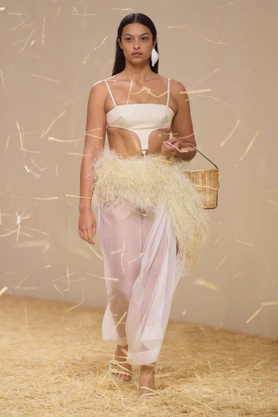 Look 49
